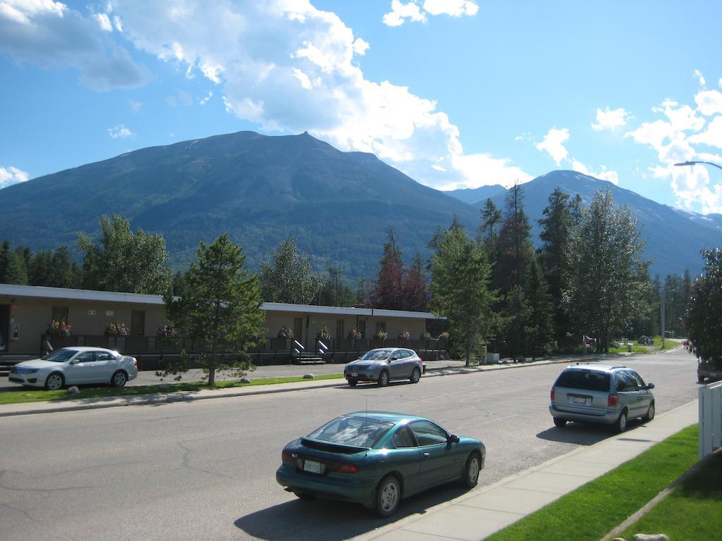Guest house Four Cedars 4*